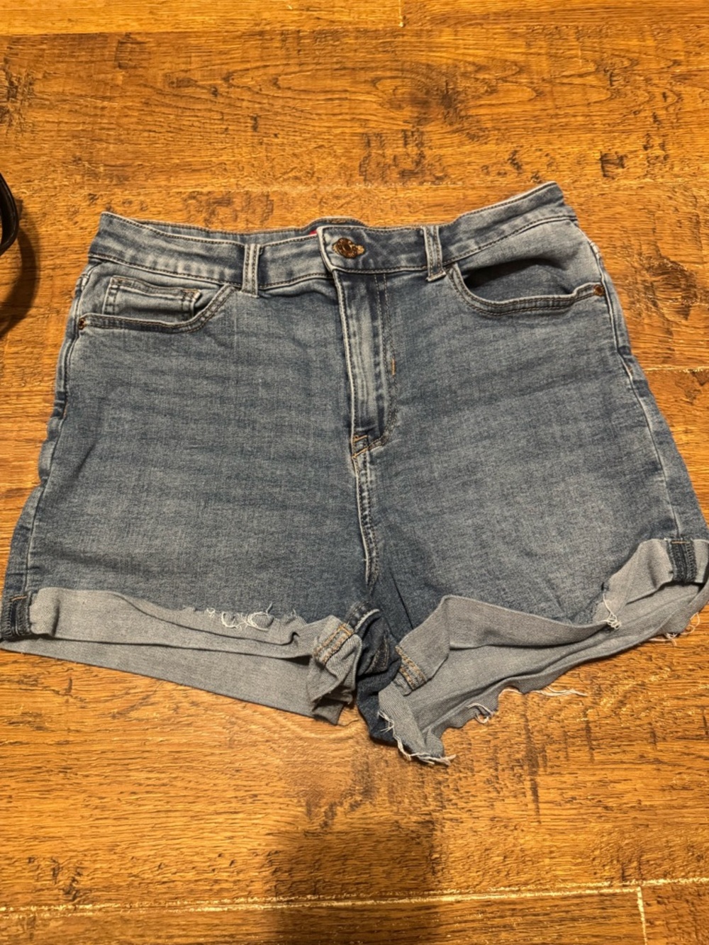 Guess denim shorts 30 inch waist size 29